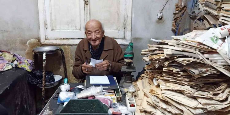 من هو طبيب الفقراء الذي رثته مصر والعرب