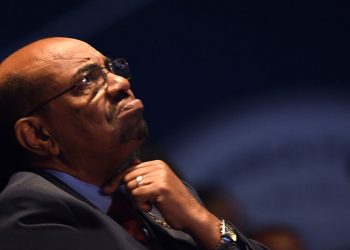 كشف مقبرة جماعية في السودان قد تضع نهاية للبشير