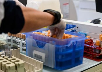 100دولار لإِجراء مسحات اختبار كورونا للمسافرين خارج سورية