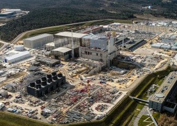 فرنسا تبدأ بتجميع مفاعل نووي بطاقة لا تنضب