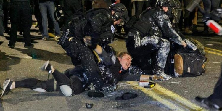 العفو الدولية تدين عنف الشرطة ضد المتظاهرين في الولايات المتحدة