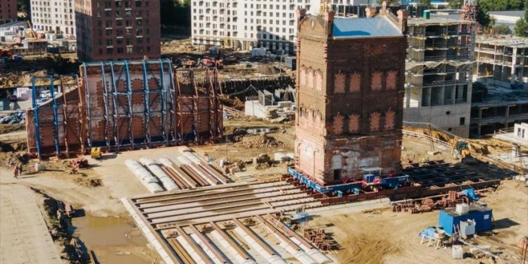 تحريك مبنى تاريخي من مكانه في موسكو