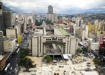 واشنطن و بوغوتا تبرران التدخل في شؤون كراكاس