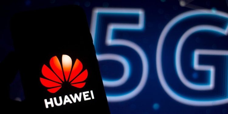 هواوي تتوقف عن إنتاج الشرائح الذكية بسبب العقوبات