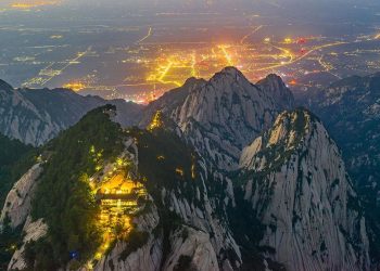 أخطر جبل في العالم يرحب بزواره