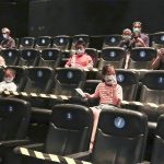 دور السينما في شنغهاي وتشنغدو تقلصان سعة المقاعد إلى 50 %