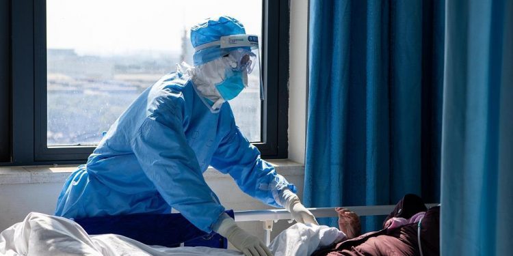 الصحة العالمية تبحث مع روسيا فعالية لقاحها ضد كورونا