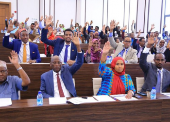 خلال جلسة تصويت حاسمة.. إقالة رئيس الوزراء في الصومال