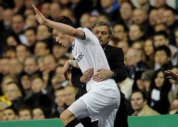 السبيشال ون يمد يد العون للويلزي المكروه