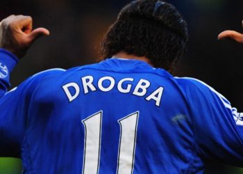 نجم تشلسي السابق يترشح لرئاسة إتحاد ساحل العاج الكروي