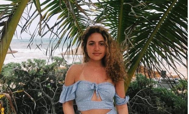 ابنة عمرو دياب تشعل مواقع التواصل الإجتماعي بصورها الجريئة