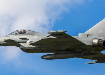 بريطانيا تعزز دورياتها المستفزة للجانب الروسي