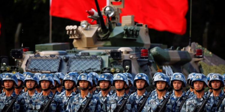 الصين ترسل 10 آلاف جندي إلى الحدود مع المتنازع عليها مع الهند