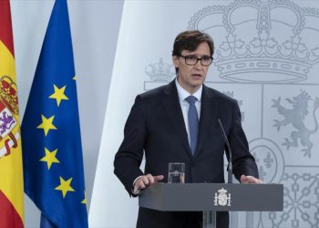 إسبانيا: ترامب ليس في وضع يسمح له بإعطاء دروس طبية