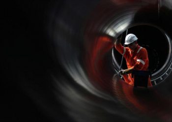 ألمانيا: خط أنابيب الغاز الروسي سيعمل رغم من التهديد الأمريكي