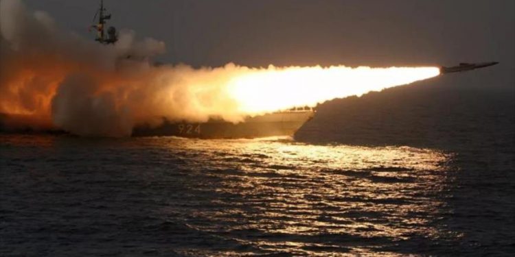 الدفاع الروسية تطالب بقصف السفن الغازية