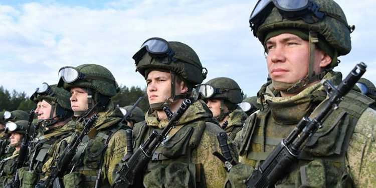 الجنود الروس يستعدون للتدريبات العسكرية في بيلاروسيا