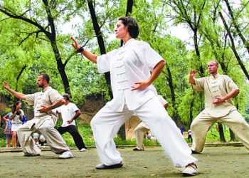 السوريون يقبلون على ممارسة رياضة التايجي الصينية