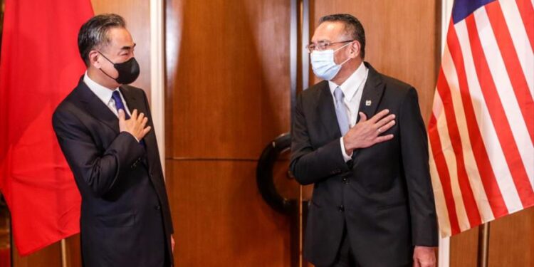 الصين تحذر من أطماع الولايات المتحدة في شرق آسيا