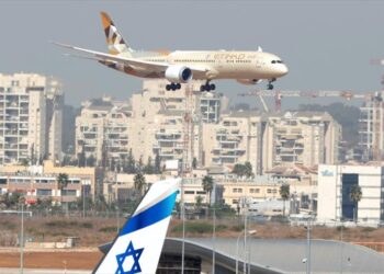 “إسرائيل” تهاجم غزة و سوريا.. و الإماراتيون في تل أبيب