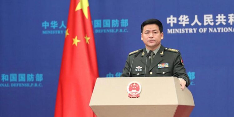 الدفاع الصينية تحث واشنطن على وقف التواصل العسكري مع تايوان