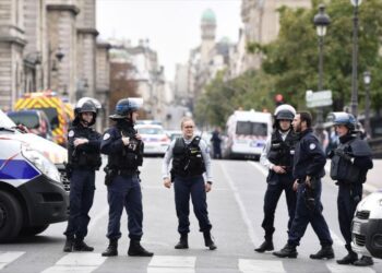 هجوم خطير على مركز للشرطة في فرنسا