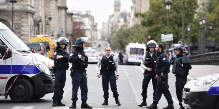 هجوم خطير على مركز للشرطة في فرنسا