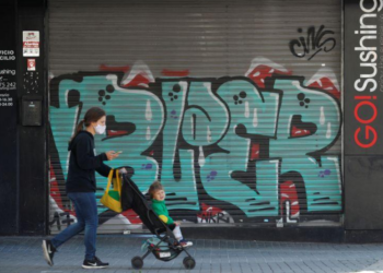 عدة دول أوروبية تعود لتطبيق الحظر بسبب تفشي كورونا