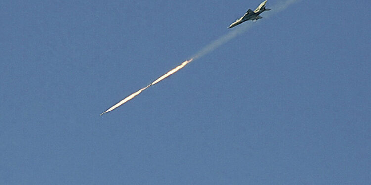 سلاح الجو السوري يزلزل الأرض بتنظيم القاعدة في إدلب