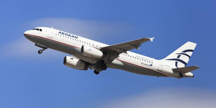 تركيا تجبر طائرة وزير الخارجية اليونانية على مغادرة أجوائها