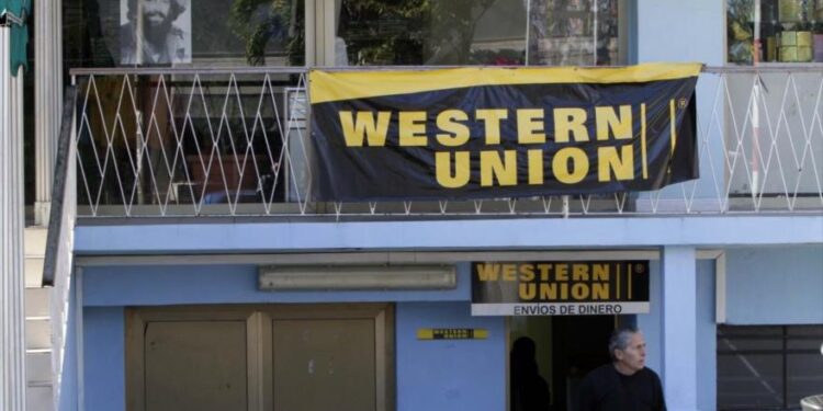 هافانا تتهم واشنطن بالتحريض لإغلاق مكاتب التحويلات