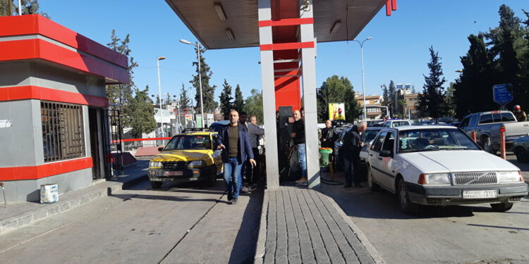 الخبر المنتظر لجميع السوريين..انفراج في أزمة البنزين