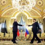 الصين مستعدة للتعاون مع روسيا لمواجهة الهيمنة الأمريكية