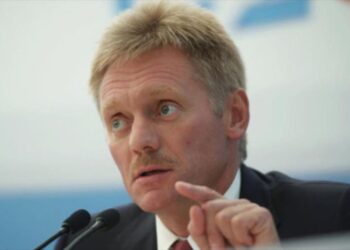 الكرميلن: يستحيل وجود وسائل إعلام مماثلة لشارلي إيبدو في روسيا