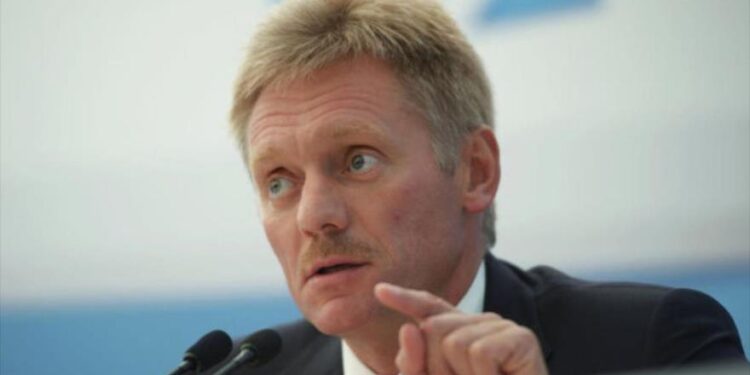 الكرميلن: يستحيل وجود وسائل إعلام مماثلة لشارلي إيبدو في روسيا