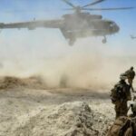 جنود يقتلون أسيراً أفغانياً مقيداً لعدم وجود مكان له في الطائرة