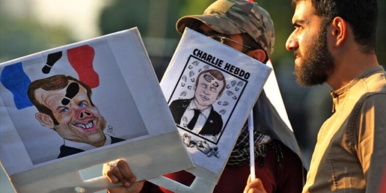 العراق: ماكرون يحرض على الكراهية بموقفه المعادي للإسلام