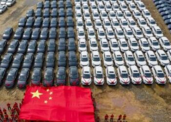 شركة صينية تكافئ موظفيها بهدية (4 آلاف سيارة)