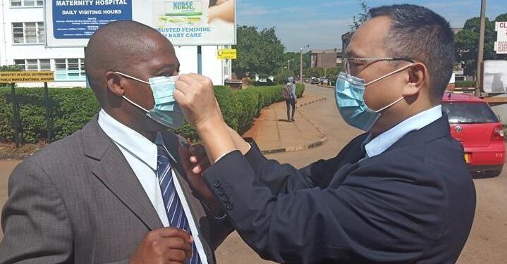 أطباء صينيون في أنغولا للحد من تفشي كورونا