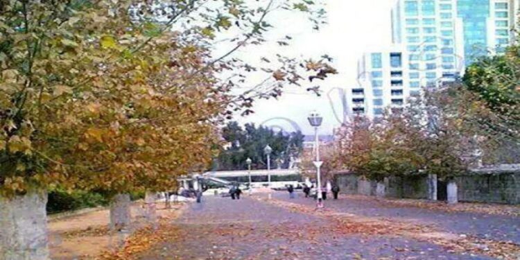 انخفاض في درجات الحرارة وأمطار متوقعة في المناطق الساحلية