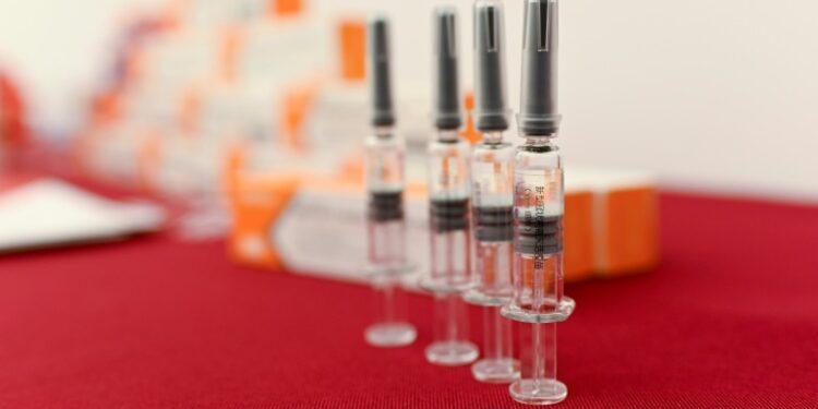 الصين تنضم رسمياً إلى مركز لقاحات عالمي