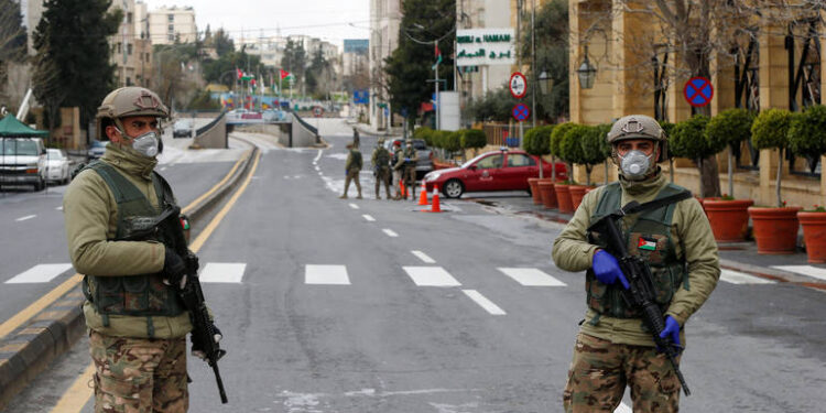 فرض حظر تجول شامل لأيام الجمعة في الأردن حتى نهاية العام