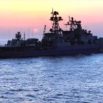 سفن حربية روسية تنقل إمدادات لقاعدة بحرية في سوريا