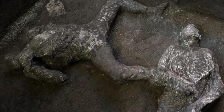 العثور على بقايا ضحايا ثوران بركان بومبي عام 79 ميلادي