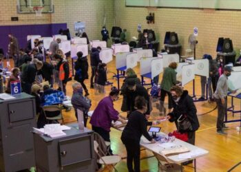 صحيفة: ترامب وظف خمسون ألف مراقب لتزوير الانتخابات