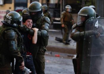 تقرير: تشيلي تنتهك بشكل منهجي حقوق الإنسان للقاصرين