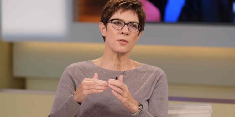 ألمانيا تحذر من “وضع متفجر للغاية” في الولايات المتحدة بعد الانتخابات