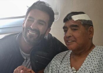 طائرات مسيّرة تحلق فوق منزل مارادونا