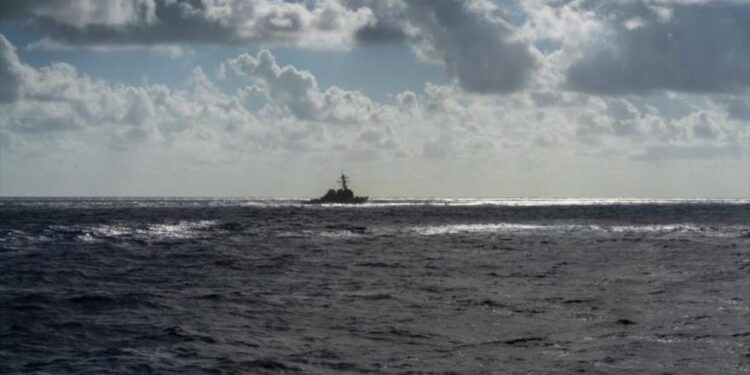 روسيا تهدد الولايات المتحدة بالرد على توغلاتها في المياه الروسية