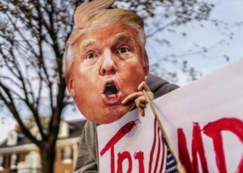 ترامب يتجاهل الوباء و يركز على الانتخابات